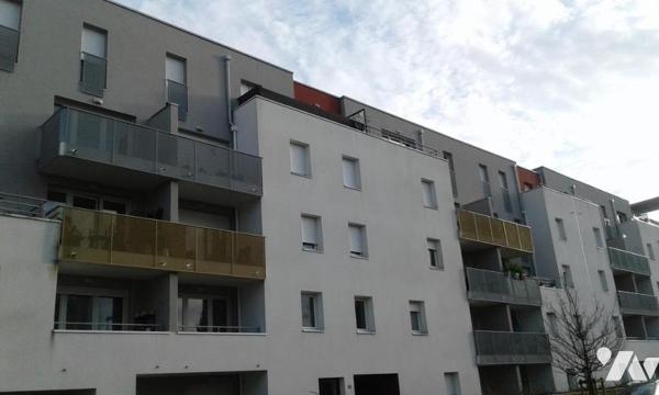 ROUTE  DE VANNES A DEUX PAS DU TRAMWAY 