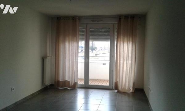 ROUTE  DE VANNES A DEUX PAS DU TRAMWAY 