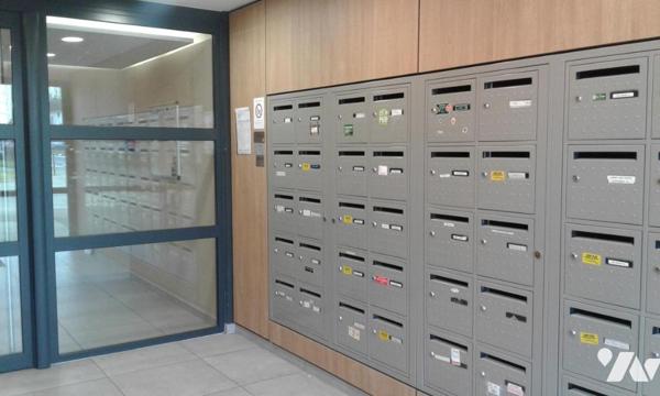 ROUTE  DE VANNES A DEUX PAS DU TRAMWAY 