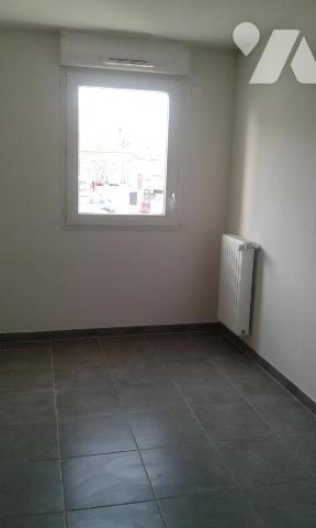 ROUTE  DE VANNES A DEUX PAS DU TRAMWAY 