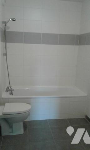 ROUTE  DE VANNES A DEUX PAS DU TRAMWAY 