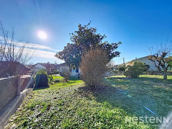 A Vendre Maison rénovée de plain-pied de 88 m² avec garage et jardin dans quartier résidentiel de Condom