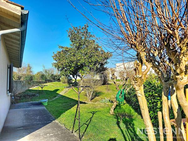 A Vendre Maison rénovée de plain-pied de 88 m² avec garage et jardin dans quartier résidentiel de Condom