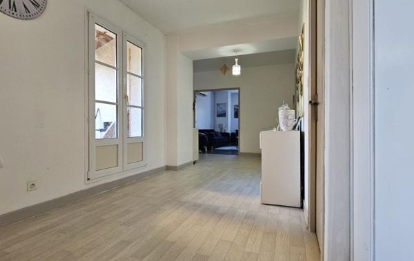 Vente Immeuble Local d'activité + studio + appt à rafraîchir Clairac   