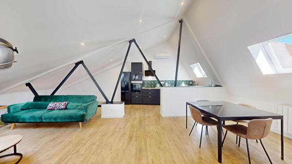 Cernay – Duplex 115 m² entièrement rénové – Esprit loft industriel