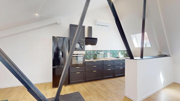 Cernay – Duplex 115 m² entièrement rénové – Esprit loft industriel