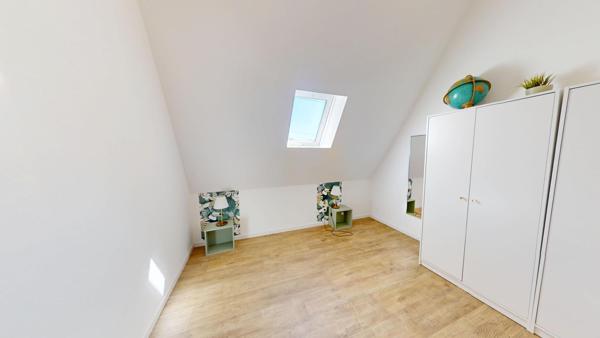 Cernay – Duplex 115 m² entièrement rénové – Esprit loft industriel