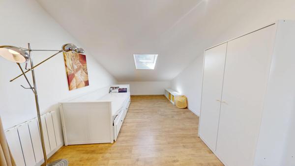 Cernay – Duplex 115 m² entièrement rénové – Esprit loft industriel