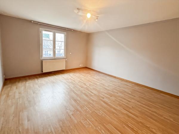 À LOUER - STUDIO - MENNECY