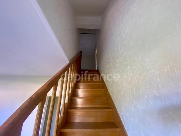 Maison à vendre 7 pièces  ()