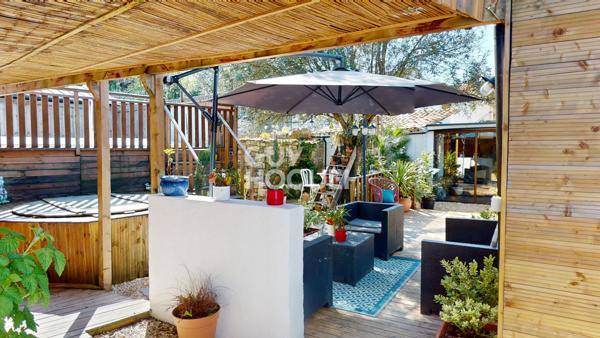 Grande maison familiale + grand chai à rénover - Sauzelle - 1km de la plage