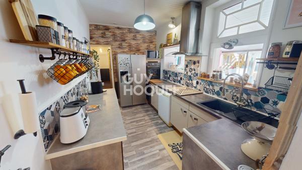 Grande maison familiale + grand chai à rénover - Sauzelle - 1km de la plage