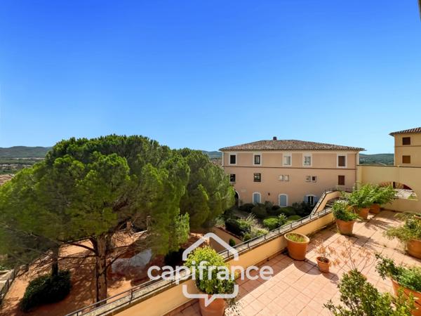 Domaine de Pont Royal, Duplex T3 de 49m2 situé sur le haut du Village, 2 chambres 2 terrasses, belle exposition, ascenseur, place de parking