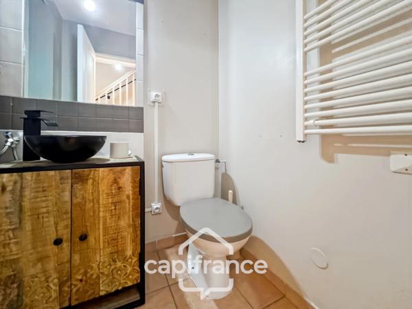 Domaine de Pont Royal, Duplex T3 de 49m2 situé sur le haut du Village, 2 chambres 2 terrasses, belle exposition, ascenseur, place de parking