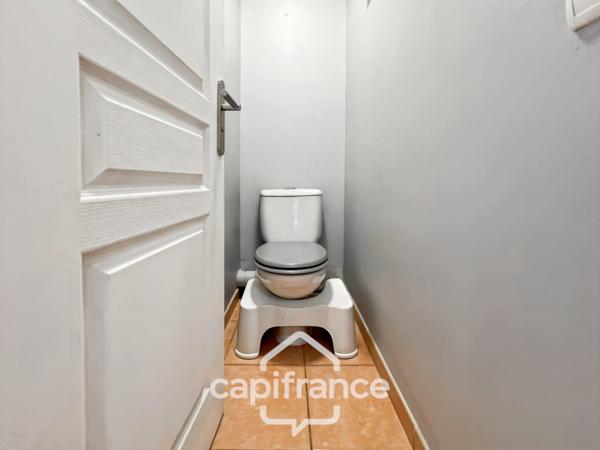 Domaine de Pont Royal, Duplex T3 de 49m2 situé sur le haut du Village, 2 chambres 2 terrasses, belle exposition, ascenseur, place de parking