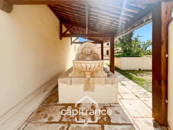 Domaine de Pont Royal, Duplex T3 de 49m2 situé sur le haut du Village, 2 chambres 2 terrasses, belle exposition, ascenseur, place de parking