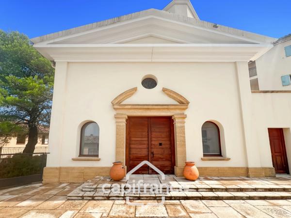 Domaine de Pont Royal, Duplex T3 de 49m2 situé sur le haut du Village, 2 chambres 2 terrasses, belle exposition, ascenseur, place de parking