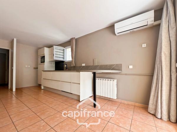 Domaine de Pont Royal, Duplex T3 de 49m2 situé sur le haut du Village, 2 chambres 2 terrasses, belle exposition, ascenseur, place de parking