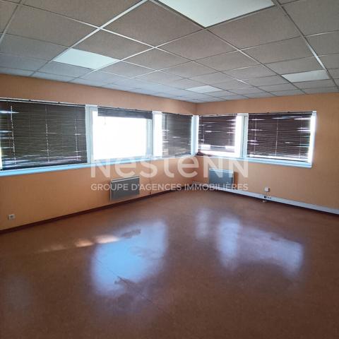 Bureaux à vendre Séné 4 pièces 104 m2 Parking