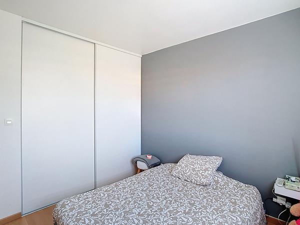 A VENDRE - Maison lumineuse 91m2 + 26m² véranda, piscine et panneaux solaires- Saint-Lys (31470)