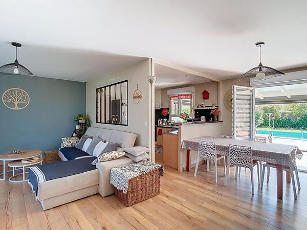 A VENDRE - Maison lumineuse 91m2 + 26m² véranda, piscine et panneaux solaires- Saint-Lys (31470)
