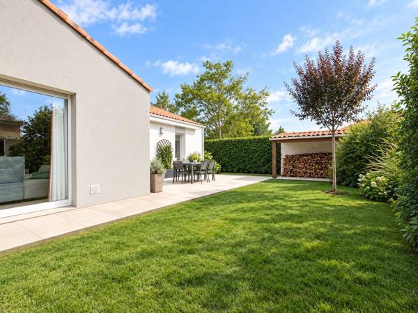 Vente                                                      Maison
                        
                                         118 m2                     à Saint-Léger-les-Vignes