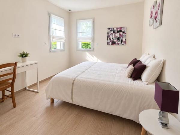 Vente                                                      Maison
                        
                                         118 m2                     à Saint-Léger-les-Vignes