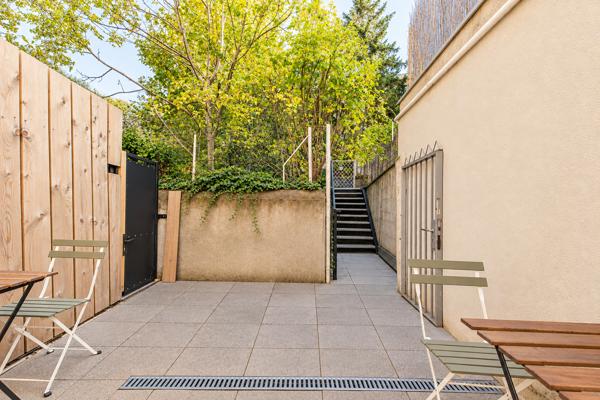 TRES BEAU STUDIO MEUBLE AVEC TERRASSE , Royat