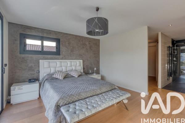 Maison à vendre 6 pièces 280 m² Saint-Ismier