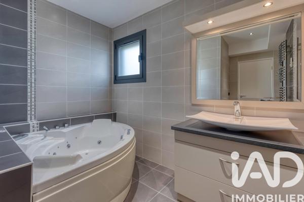 Maison à vendre 6 pièces 280 m² Saint-Ismier