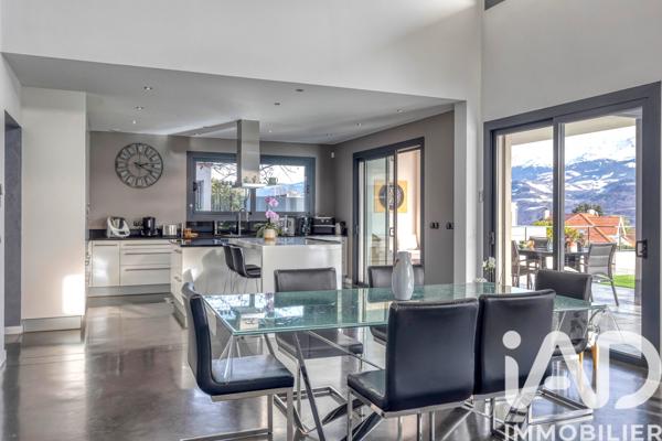 Maison à vendre 6 pièces 280 m² Saint-Ismier