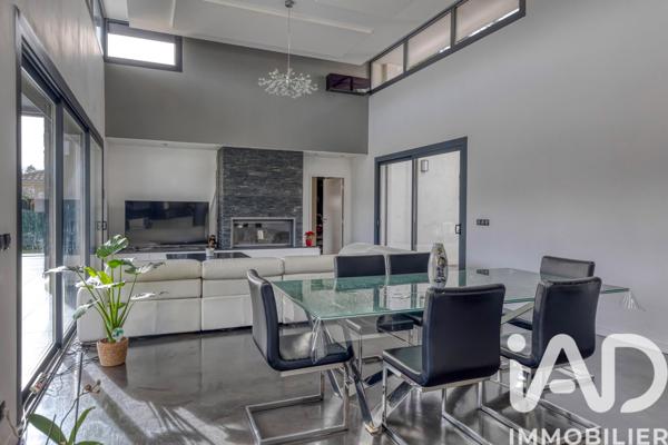 Maison à vendre 6 pièces 280 m² Saint-Ismier