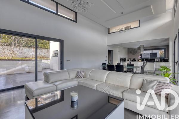 Maison à vendre 6 pièces 280 m² Saint-Ismier