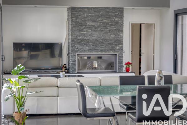 Maison à vendre 6 pièces 280 m² Saint-Ismier