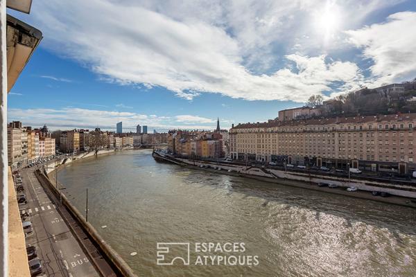 Appartement familial de caractère avec vue Saône et jardin commun