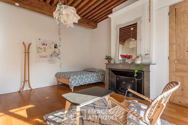 Appartement familial de caractère avec vue Saône et jardin commun