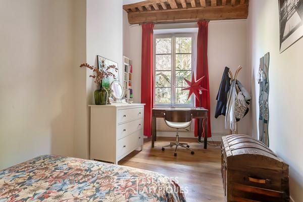 Appartement familial de caractère avec vue Saône et jardin commun