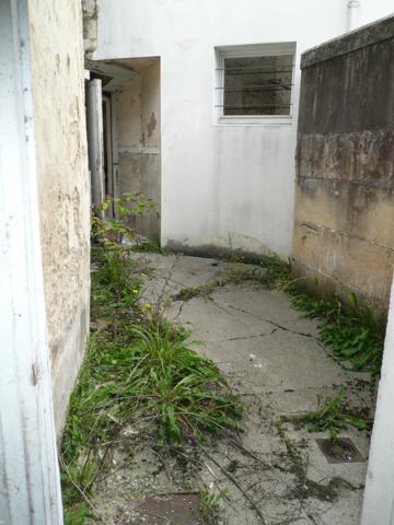 COGNAC Rue Piétonne A Vendre Local Commercial + Logement