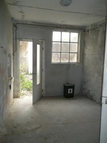 COGNAC Rue Piétonne A Vendre Local Commercial + Logement