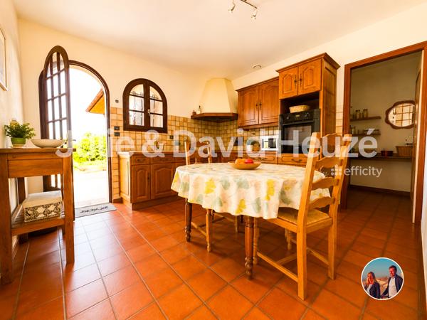 Maison
         5 pièces
        - 127 m² Exclusivité 460 000 € *