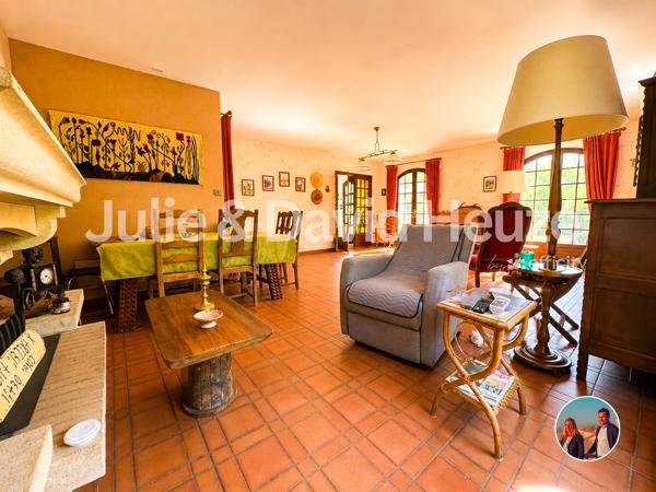 Maison
         5 pièces
        - 127 m² Exclusivité 460 000 € *