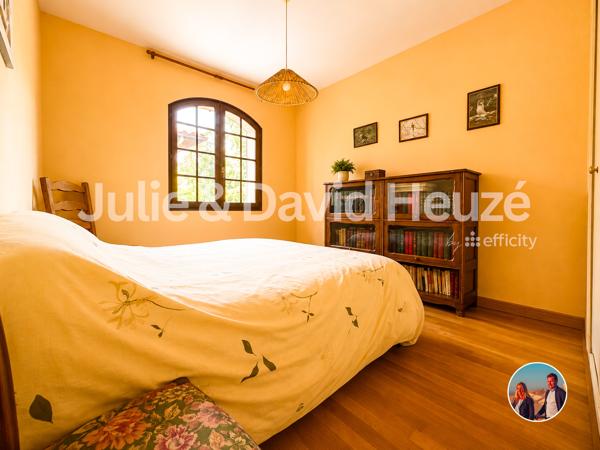 Maison
         5 pièces
        - 127 m² Exclusivité 460 000 € *