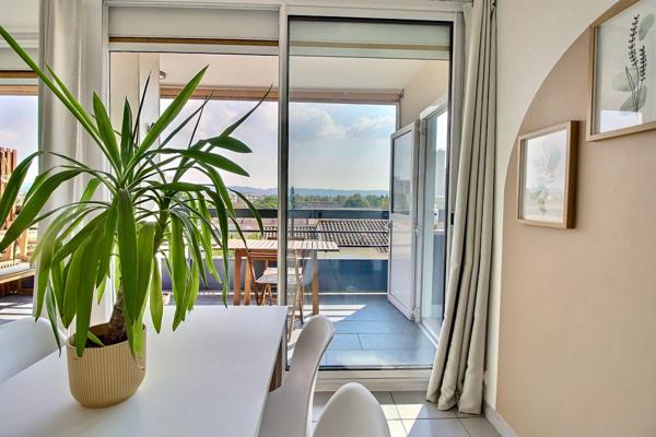 Appartement Marignane de type 4 pièces de 73m² avec terrasse et cave privative