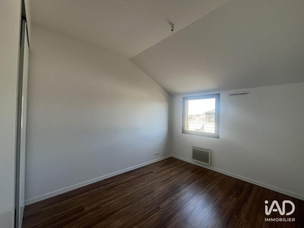 Location appartement 4 pièces 92 m² Mérignac