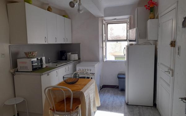 Immeuble à vendre    6 pièces • 65 m2 Gréoux-les-Bains
