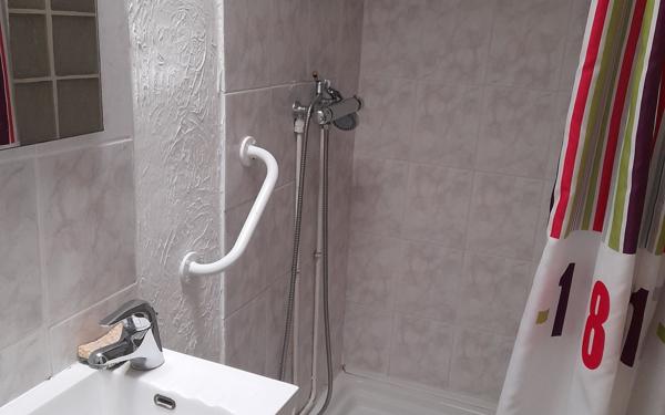 Immeuble à vendre    6 pièces • 65 m2 Gréoux-les-Bains