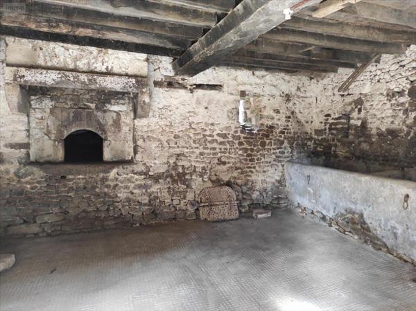 Maison à vendre à Ambrières-les-Vallées en Mayenne (53300), ref : 53075DLS24027