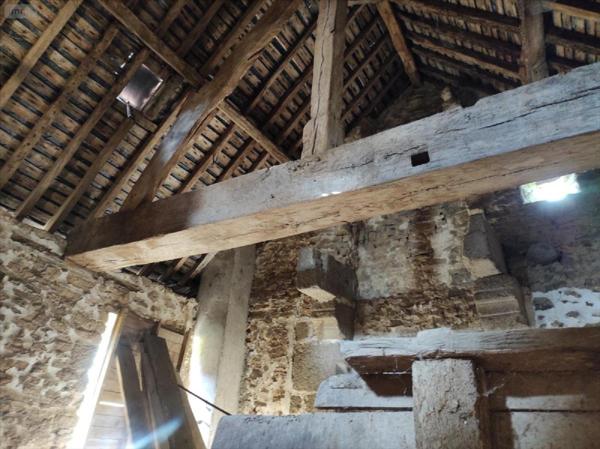 Maison à vendre à Ambrières-les-Vallées en Mayenne (53300), ref : 53075DLS24027