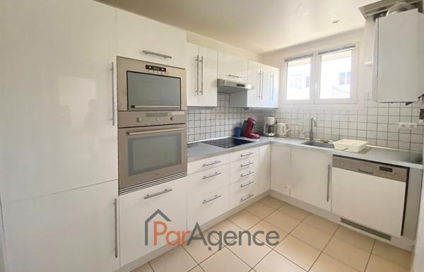 ROYAN, HYPER CENTRE-VILLE MAISON 98M2 avec GRAND GARAGE