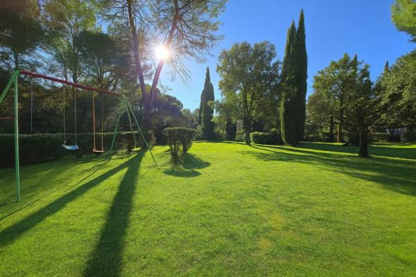 Brignoles (83170) VILLA BRIGNOLES - 204 m² Habitables - 5000 m² terrain - Piscine - Garage